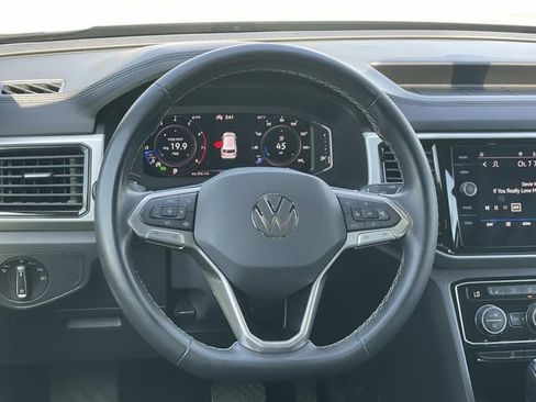 Used 2022 Volkswagen Atlas Cross Sport SE w/ Panoramic Sunroof Package FWD image 7