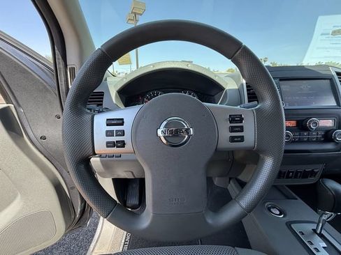 Used 2020 Nissan Frontier SV w/ Midnight Edition Floor Mats AWD/4WD image 27