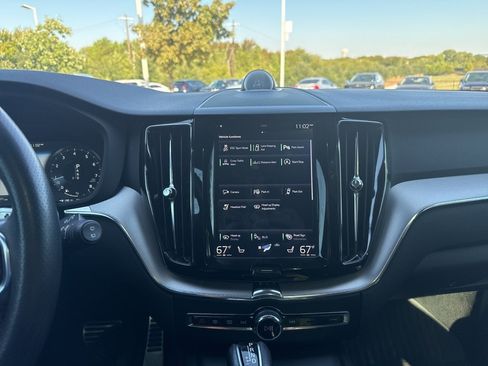 Used 2019 Volvo XC60 T5 R-Design image 28