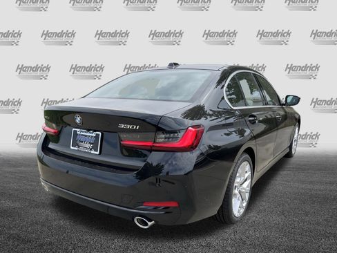 Used 2025 BMW 330i xDrive Sedan w/ Premium Package image 9