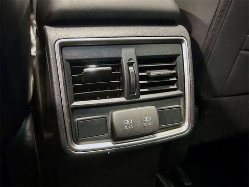 Used 2020 Subaru Forester Premium image 29