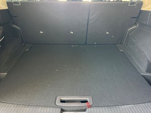 Used 2025 Nissan Rogue SV w/ SV Premium Package FWD image 18