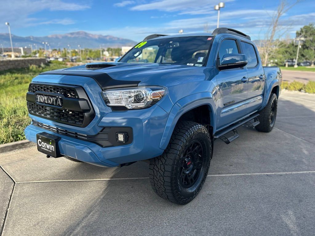 Used 2019 Toyota Tacoma TRD Sport AWD/4WD image 3