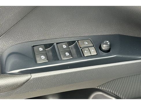 Used 2018 Toyota Camry LE w/ Convenience Package FWD image 12