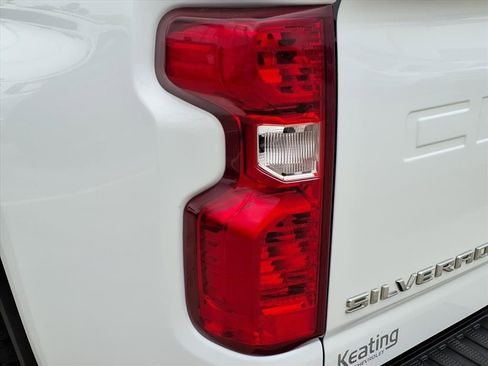 Used 2024 Chevrolet Silverado 2500 LT image 12