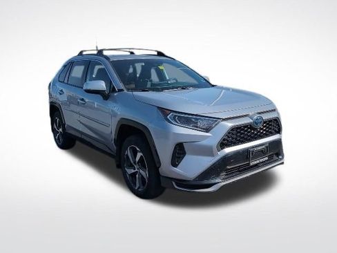 Used 2021 Toyota RAV4 SE w/ Weather & Moonroof Package AWD/4WD image 3