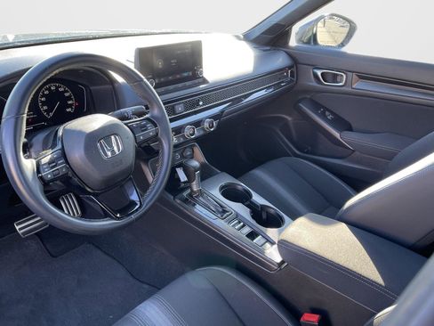 Used 2023 Honda Civic Sport image 4