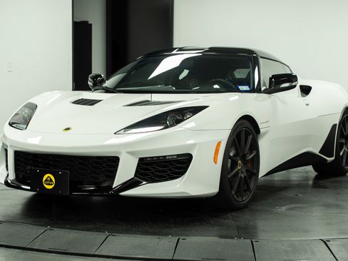 Used 2020 Lotus Evora image 16