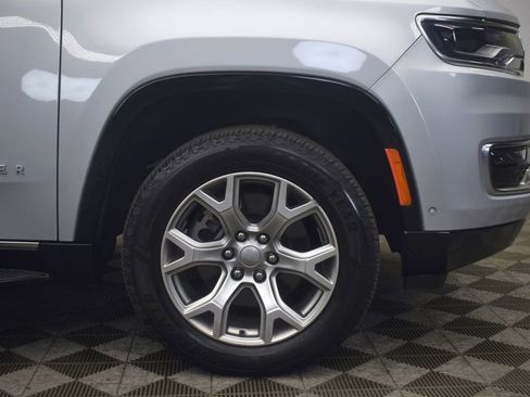 Used 2022 Jeep Wagoneer Series II image 32