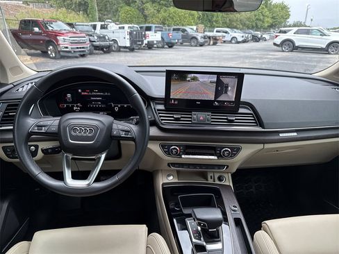 Used 2021 Audi Q5 Prestige w/ Prestige Package image 21