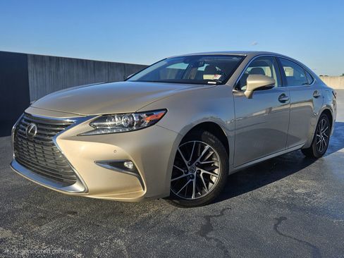 Used 2016 Lexus ES 350 w/ Luxury Package w/Wood Trim FWD image 1