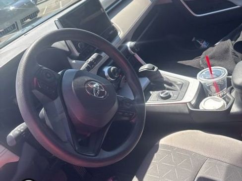 Used 2024 Toyota RAV4 XLE AWD/4WD image 9