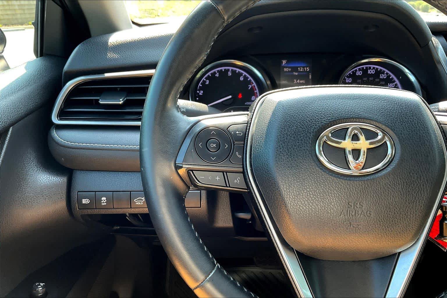 Used 2020 Toyota Camry SE FWD image 23