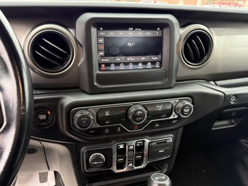 Used 2021 Jeep Wrangler Unlimited Sport image 18