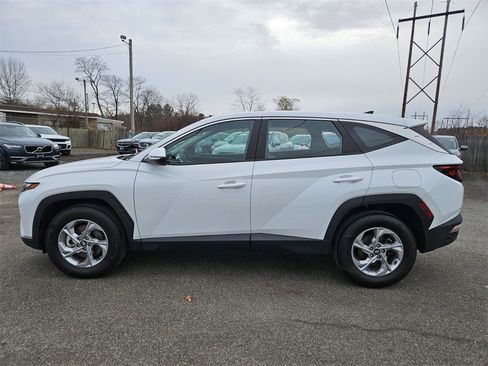 Used 2022 Hyundai Tucson SE image 2
