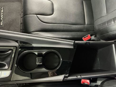 Certified 2023 Hyundai Elantra Limited FWD image 8
