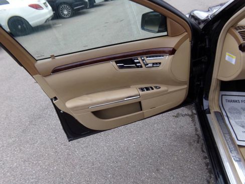 Used 2011 Mercedes-Benz S 550 4MATIC image 12