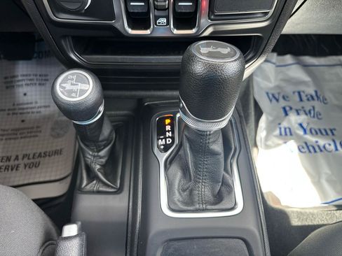 Used 2022 Jeep Wrangler Unlimited Sport AWD/4WD image 24