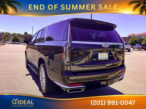 Used 2022 Cadillac Escalade ESV Premium Luxury AWD/4WD image 4