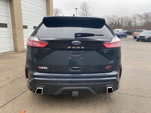 Used 2022 Ford Edge ST w/ Equipment Group 401A image 5