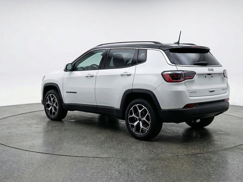 Used 2025 Jeep Compass Limited image 6