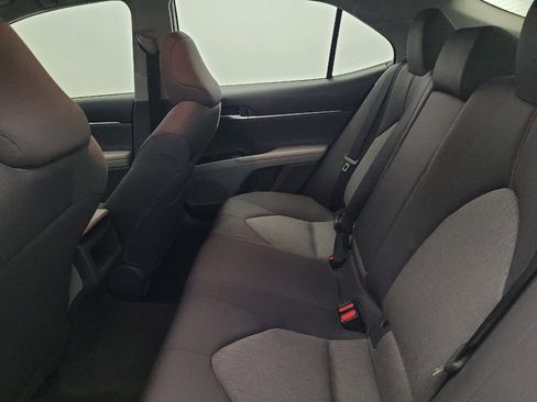 Used 2018 Toyota Camry LE image 18