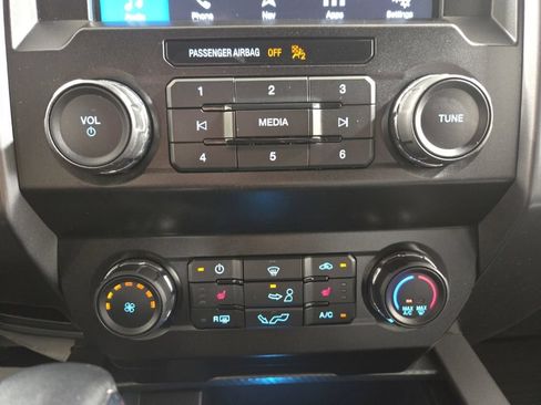 Used 2019 Ford F150 XLT w/ Equipment Group 302A Luxury AWD/4WD image 18
