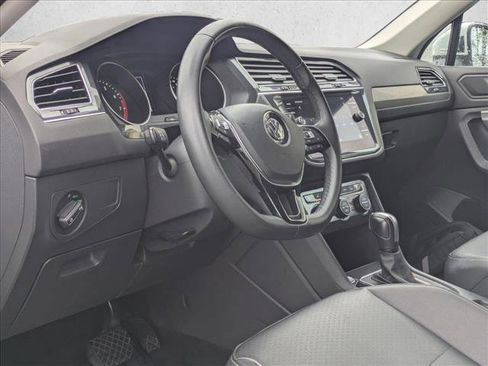 Used 2020 Volkswagen Tiguan S image 10