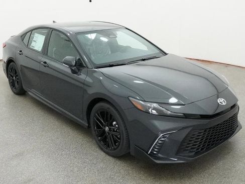 New 2026 Toyota Camry SE image 16