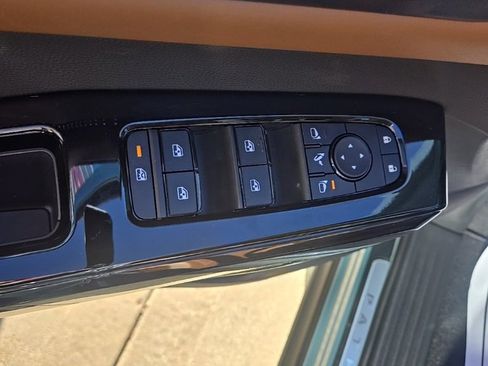 New 2026 Nissan Pathfinder Platinum image 12