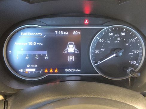 Used 2022 Nissan Versa SV FWD image 23