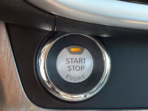 Used 2018 Nissan Murano Platinum w/ Cargo Package image 23