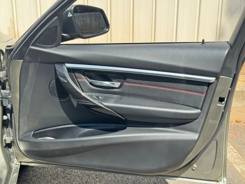 Used 2018 BMW 330i Sedan w/ Premium Package RWD image 44