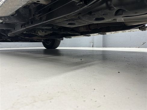 Used 2015 GMC Canyon SLE w/ All-Terrain Package image 18