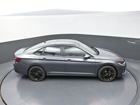 New 2026 Volkswagen Jetta SE image 18