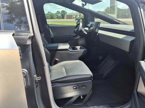Used 2024 Tesla Cybertruck Cyberbeast AWD/4WD image 7