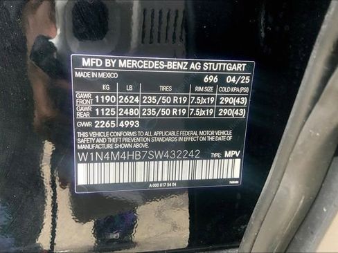 Used 2026 Mercedes-Benz GLB 250 4MATIC image 30