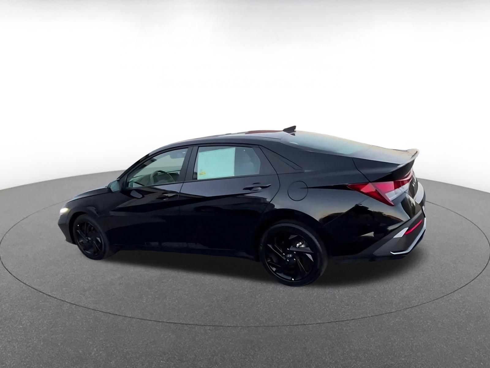Used 2026 Hyundai Elantra Sport FWD image 9