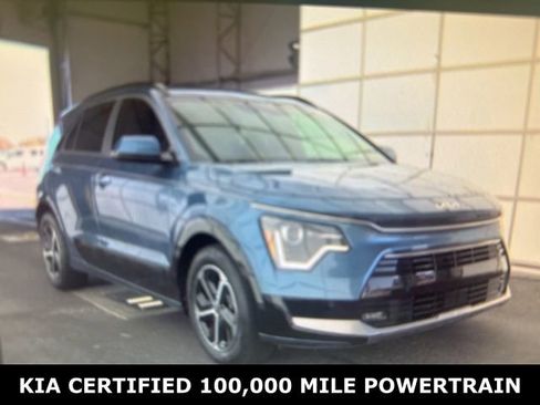 Certified 2025 Kia Niro SX image 5