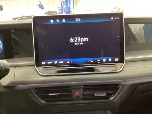 Used 2025 Volkswagen Tiguan SE R-Line AWD/4WD image 9