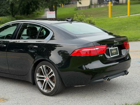 Used 2017 Jaguar XE Premium AWD/4WD image 16