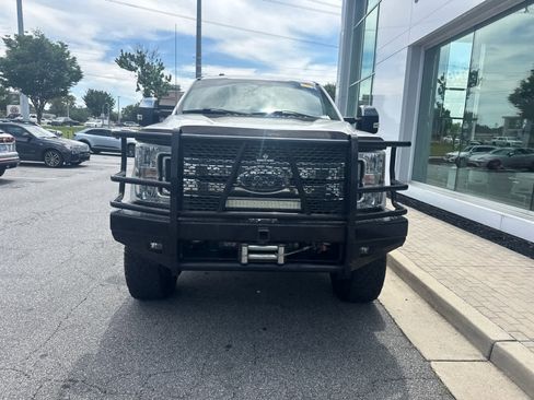Used 2017 Ford F250 XLT w/ XLT Value Package AWD/4WD image 3