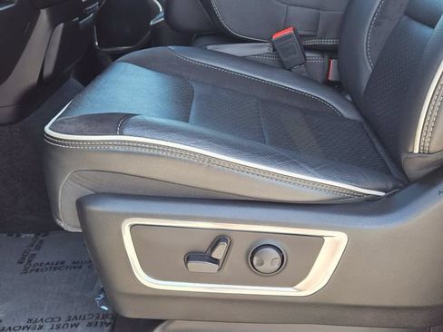 Used 2025 RAM 1500 Laramie AWD/4WD image 23