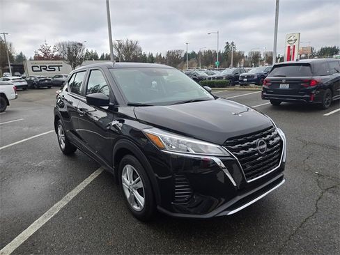 Used 2024 Nissan Kicks S image 4