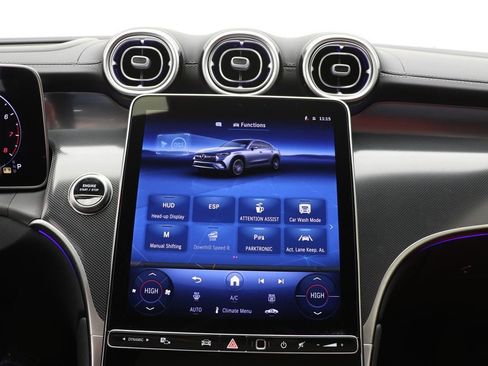 Used 2025 Mercedes-Benz GLC 300 4MATIC image 32