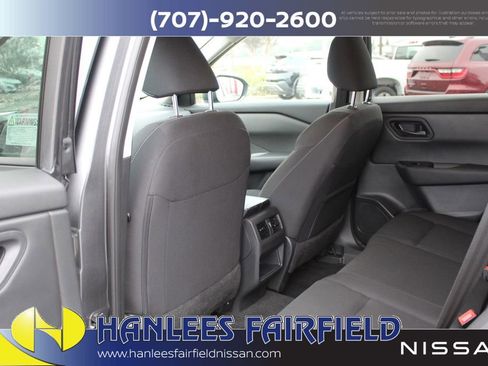 Used 2025 Nissan Rogue S image 15