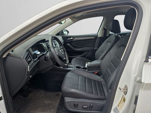Used 2021 Volkswagen Jetta SE FWD image 9