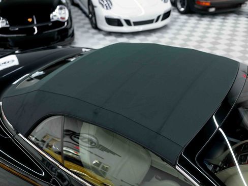 Used 2006 Aston Martin DB9 Volante RWD image 31