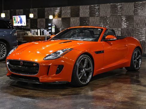 Used 2014 Jaguar F-TYPE S RWD image 8
