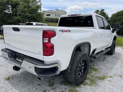 Used 2024 Chevrolet Silverado 2500 LT AWD/4WD image 9
